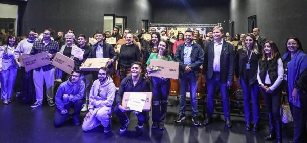 Sistema Fiep e Secretaria do Trabalho formam alunos do Projeto Mídias Digitais