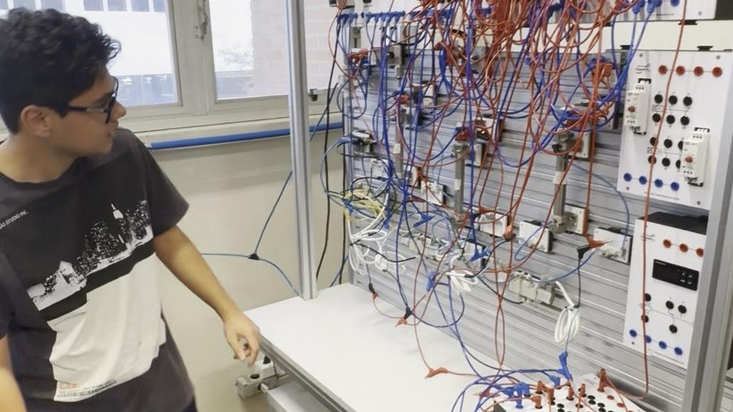 O engrenar de um sonho: a jornada de Gabriel e o novo amanh� industrial