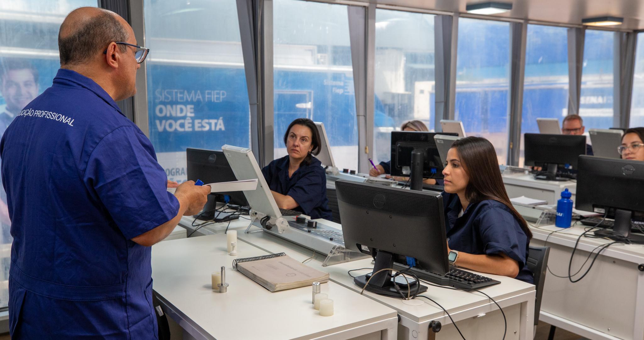 Maio com capacitação gratuita e bolsa-auxílio de R$ 1.008: veja a agenda do Qualifica Paraná