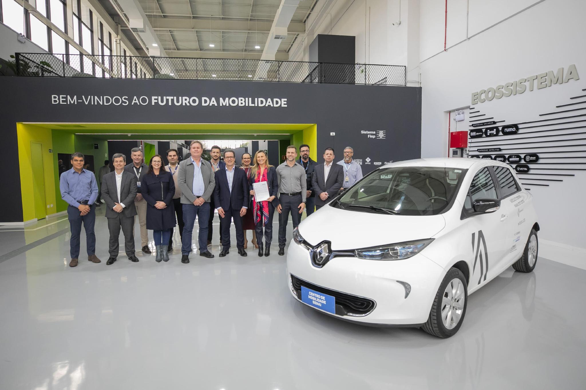 Imagem sobre Renault entrega veículo elétrico Zoe ao Parque Tecnológico da Indústria