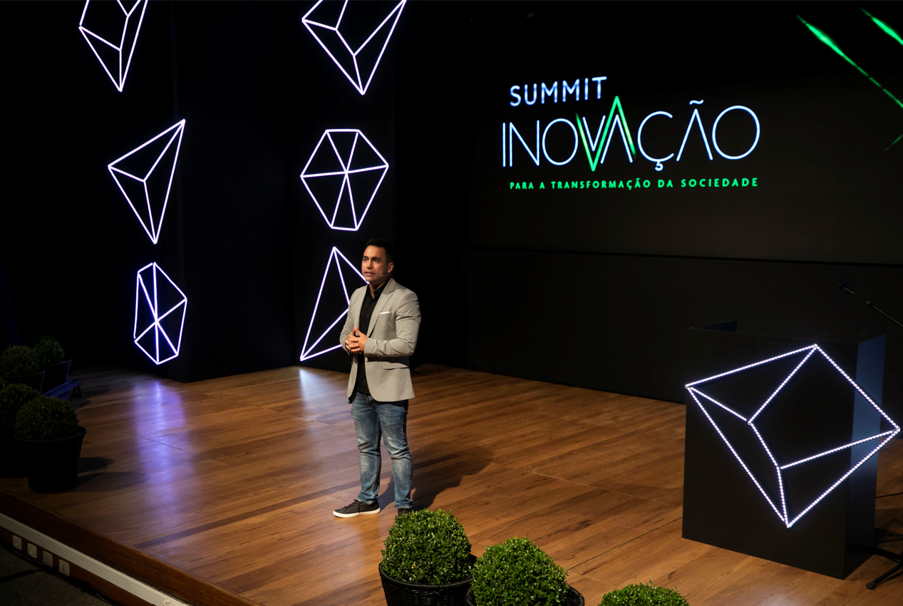 Imagem sobre 1 Summit de Inovao rene empresrios e representantes da indstria