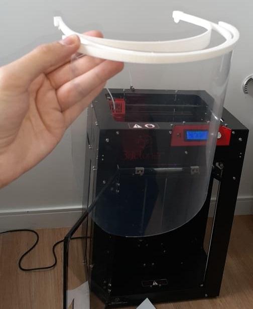 Imagem sobre Aceleradora Sistema Fiep empresta impressora 3D para confeco de mscaras faciais para combate ao Covid-19